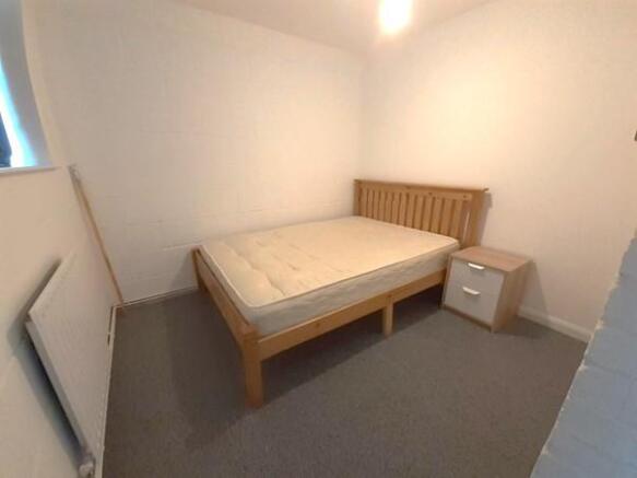 11 arth - bedroom.jpg