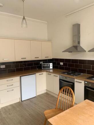 2 Beaufort Road kitchen.jpg