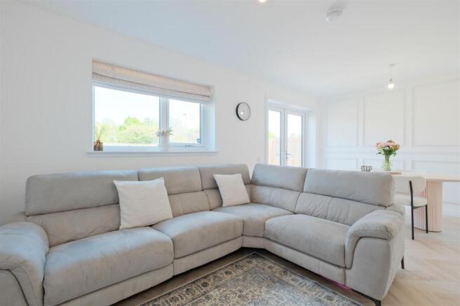Living Room / Dining