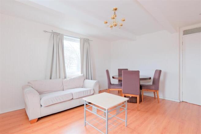 Living Room / Dining