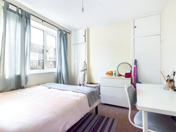 Bedroom-House-To-Ren