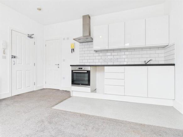 Studio Room: Kitchen