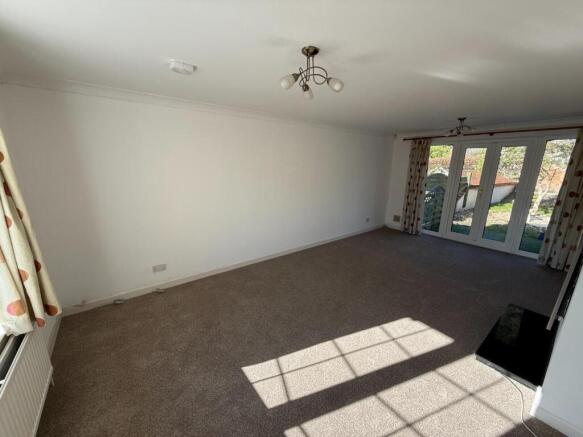 LIVING ROOM.jpg