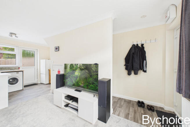 CAM05454G0-PR0053-STILL006