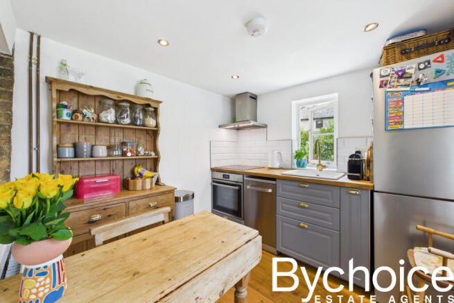 CAM05454G0-PR0026-STILL009