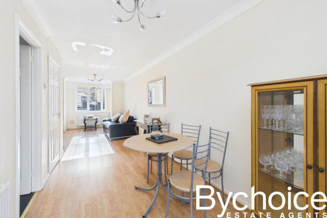 CAM05454G0-PR0069-STILL004