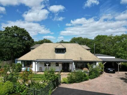 Saxon Croft, Farnham, GU9