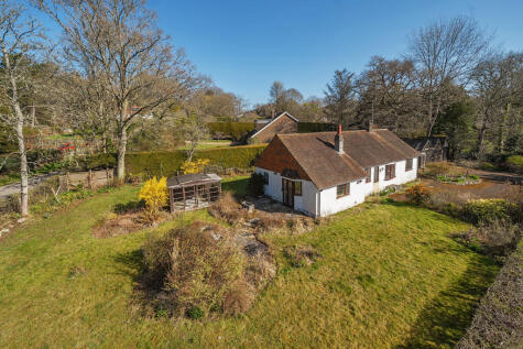 Lickfolds Road, Farnham, GU10