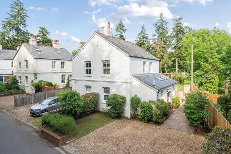 Hamlash Lane, Farnham, GU10