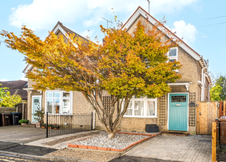 Long Garden Walk, Farnham, GU9