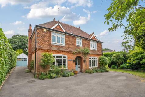 The Avenue, Grayshott, GU26