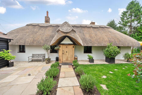 Whitehouse Road, Woodcote, RG8