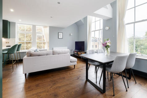 Mulberry Court, School Mews, London, E1