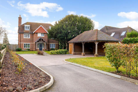 Beedingwood Drive, Colgate, RH12