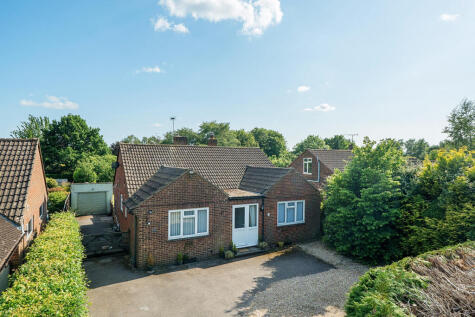 The Avenue, Liphook, GU30