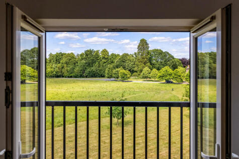 Tudor Court, Liphook, GU30