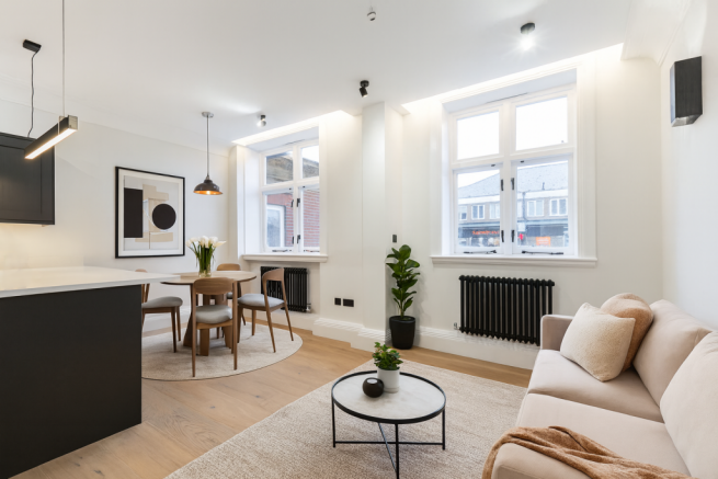 *Please note that the furniture has been virtually staged*