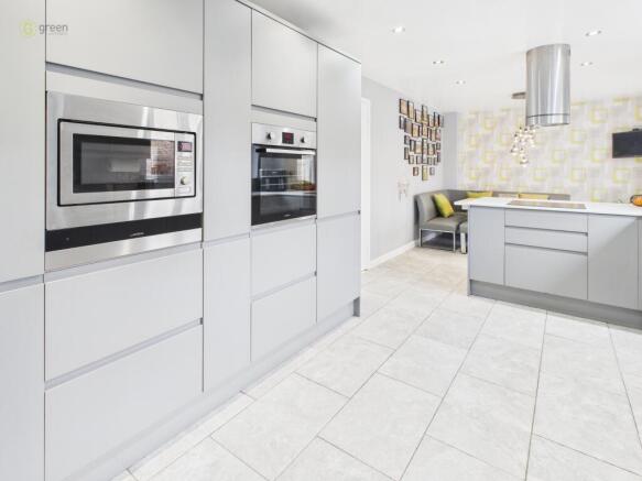 cam04425g0pr0326still022