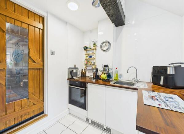 cam04425g0pr0322still004001