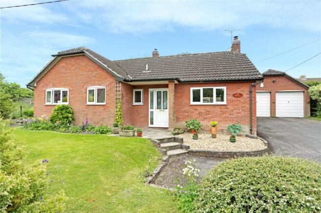 3 bedroom bungalow for sale in The Street, Cherhill, Calne, Wiltshire, SN11