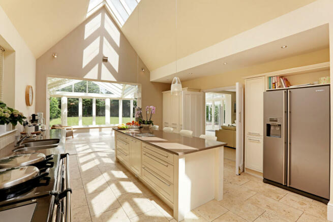 Open Plan Kitchen to Conservatory