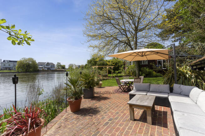 Views to river and garden