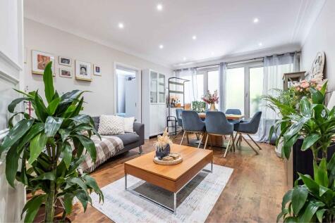 Queensborough Mews, London, W2