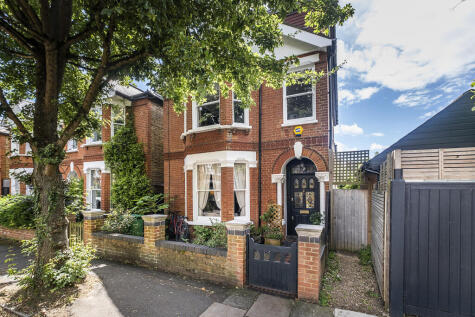 Norman Avenue, Twickenham, TW1