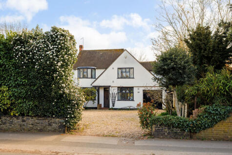 London Road, Datchet, SL3