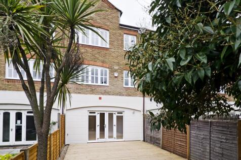 Princes Riverside Road, London, SE16