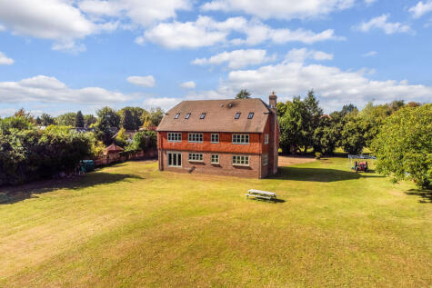 Blackberry Lane, Four Marks, GU34