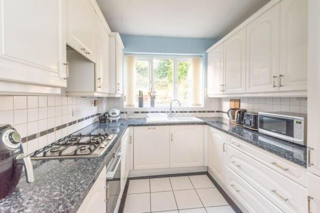 KITCHEN DINER AND LOUNGE