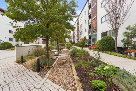 Montpellier Grove, Cheltenham, GL50