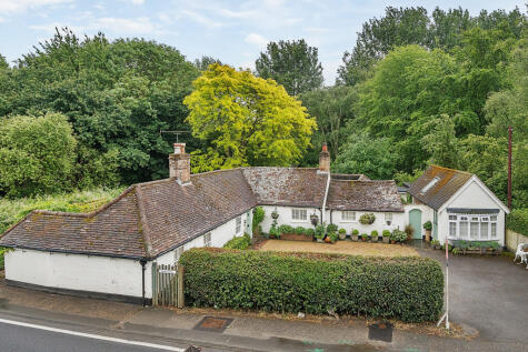 Fishbourne Road West, Chichester, PO19