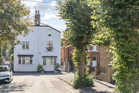 Feltham Avenue, East Molesey, KT8