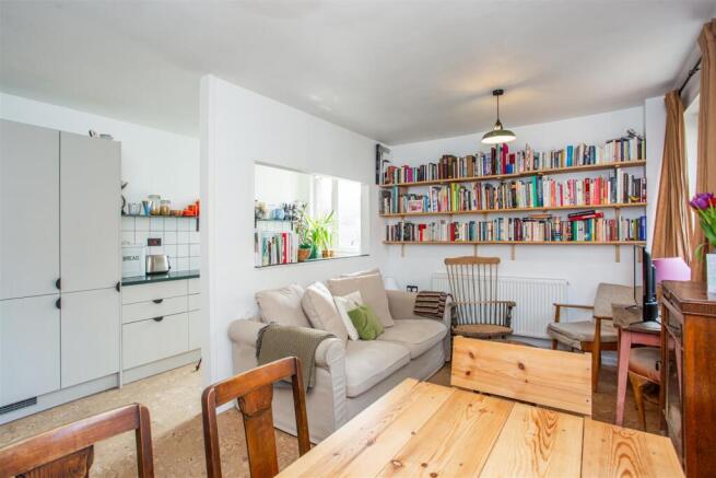 Dining/kitchen