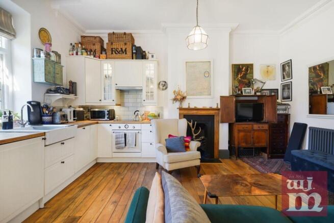 Open-Plan Kitchen/ Living