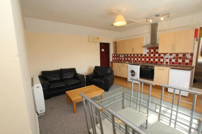 lounge-kitchen.JPG