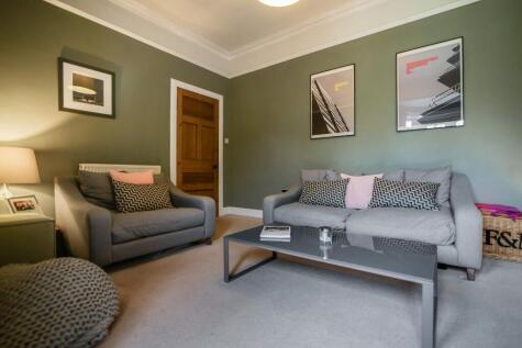 10 The Avenue, Philpstoun, By Linlithgow, EH49 6RE