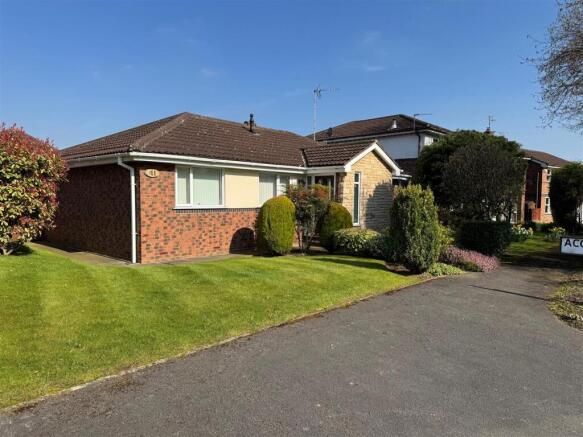 41 Beverely rd - Blue sky shot.jpg