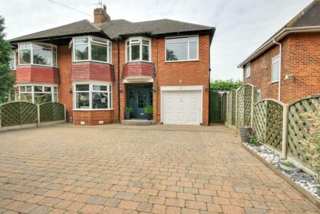 Absolutely stunning semi detached house