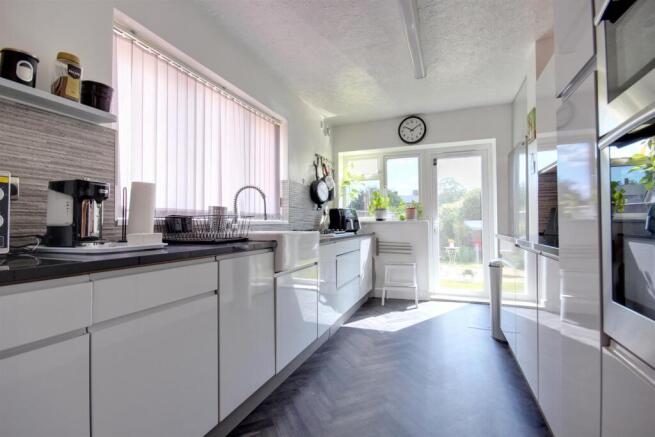 15 Grange Drive (13).jpg