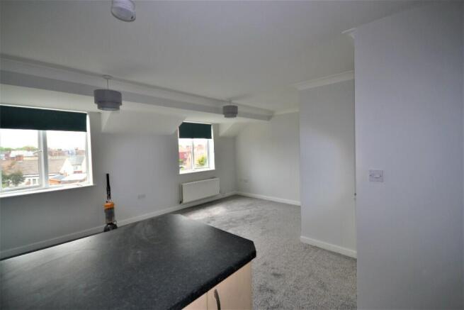 KITCHEN TO LOUNGE