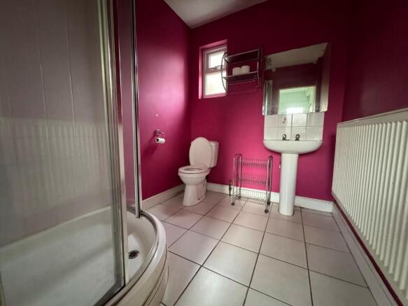GROUND FLOOR SHOWER