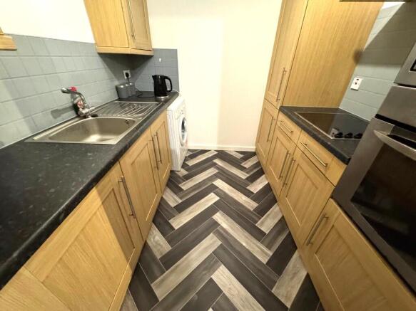 FITTED KITCHEN
