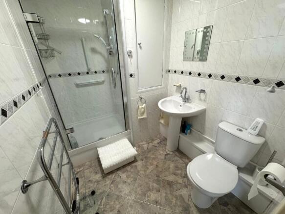SHOWER ROOM
