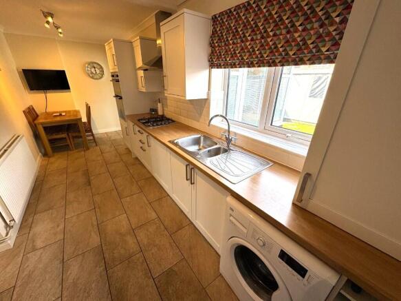 KITCHEN / DINER