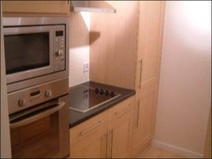 FITTED KITCHEN