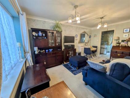 Pavilion Court, Roydon