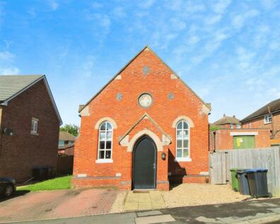Rugby - 3 bedroom semi-detached house